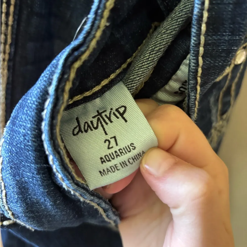 Daytrip  Aquarius Dark Wash Cropped Jeans - Image 6