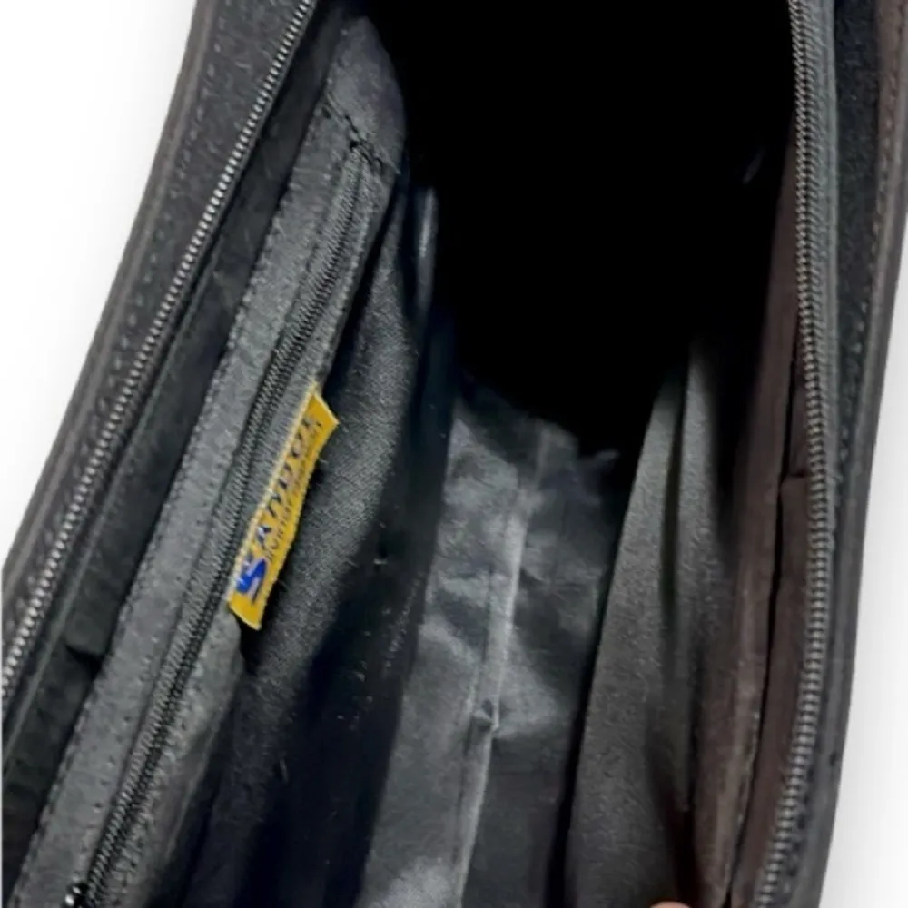 Ohio State Buckeyes Shoulder Handbag Purse Black with Red Raised Embroidery - Image 7