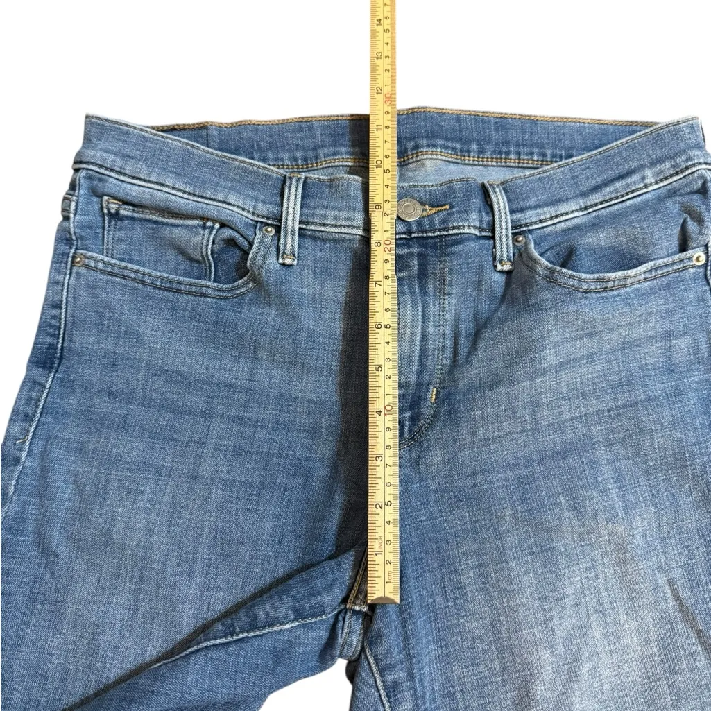 Levi’s Women’s Midrise 9” inseam Denim Jeans Shorts Sz 31 - Image 7