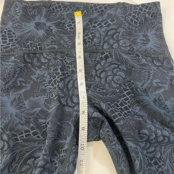 Lululemon Train Times Crop (17") Nouveau‎ Mach Blue Black | SIZE: 6 EUC W6AHYS - Image 6