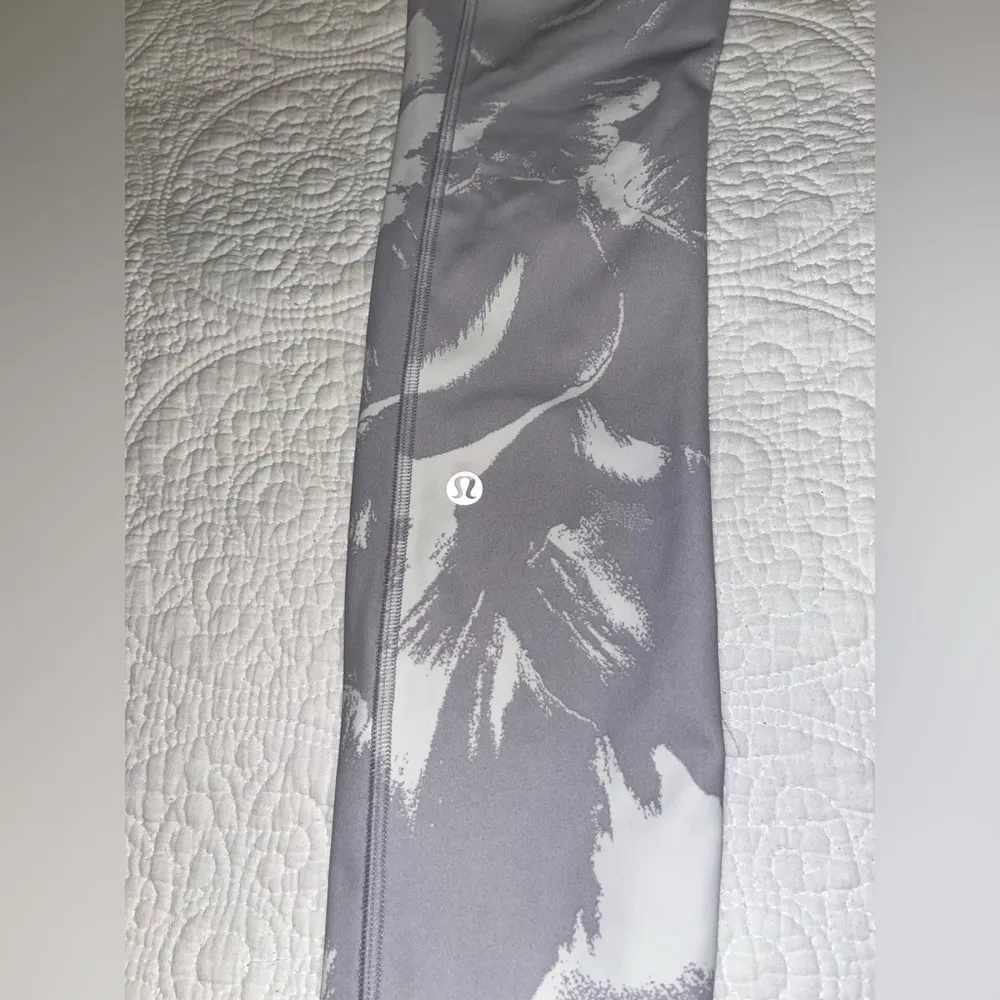 Lululemon Speed Up Legging size 2 - Image 4