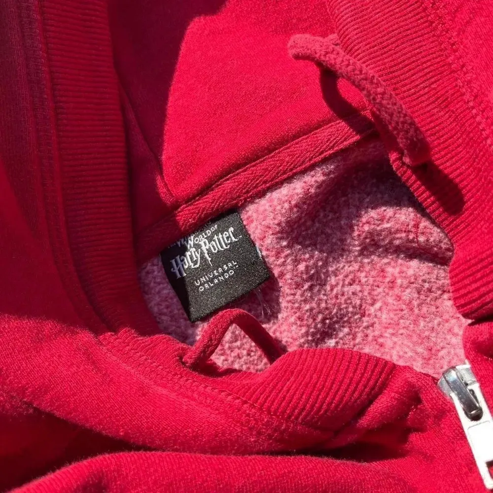 Gryffindor red drawstring hoodie with a kangaroo pocket M - Image 4