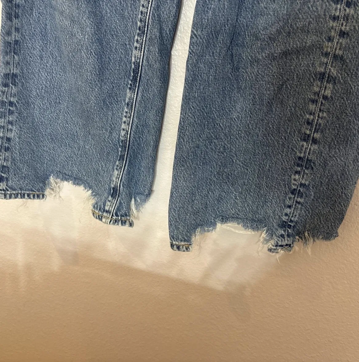 American Eagle High-Waisted Wide-Leg Baggy Jeans - Image 4