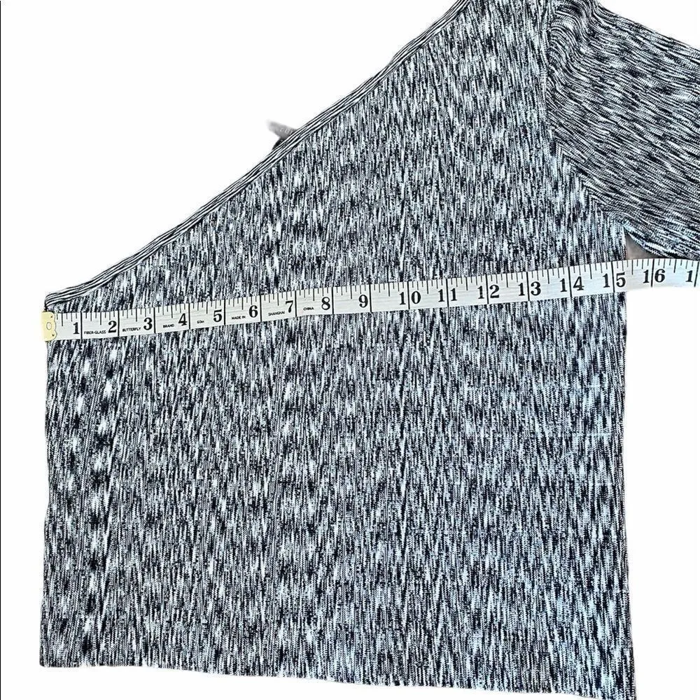 Guess Single Asymmetric arm Top large NWT - Image 4