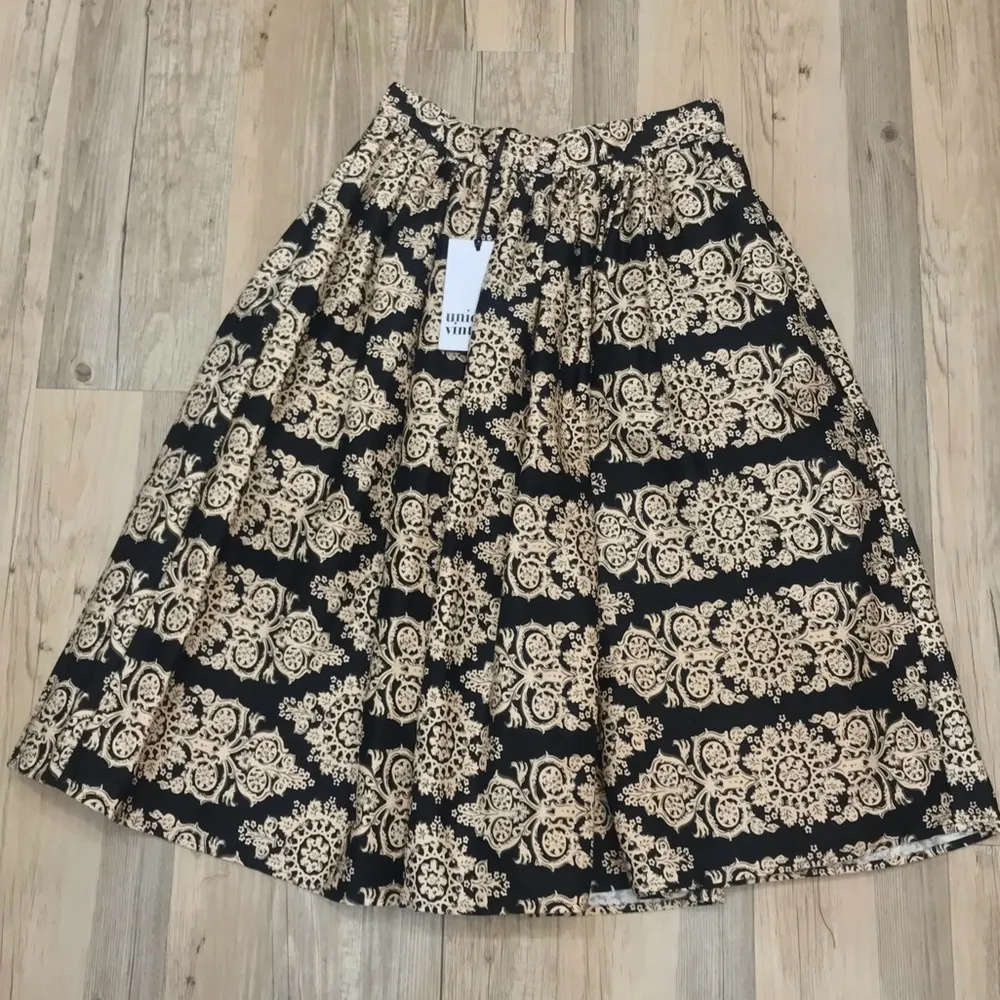 NWT Unique Vintage High Waist skirt small - Image 2