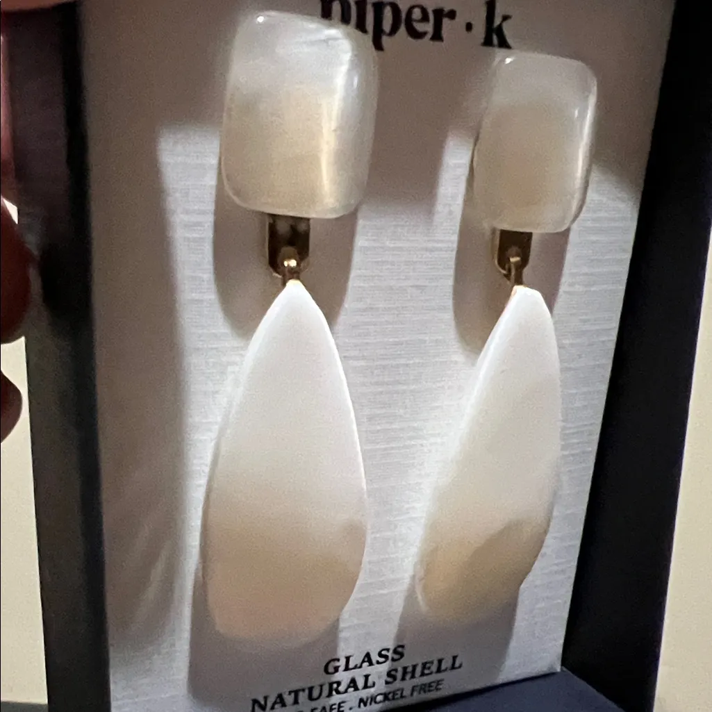 Piper  K | Natural Shell Dangle Earrings - Image 7