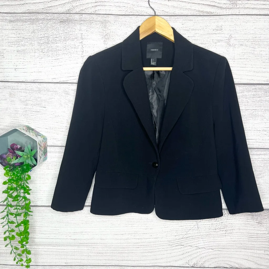 Forever 21 Classic Black Single Button Cropped Blazer Business Jacket Size Large - Image 2