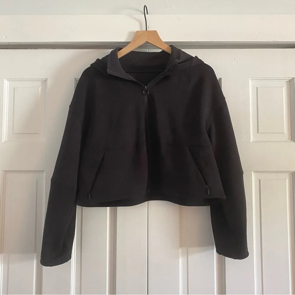 lululemon athletica black Hooded oversized cropped Jacket size M/L - Image 2