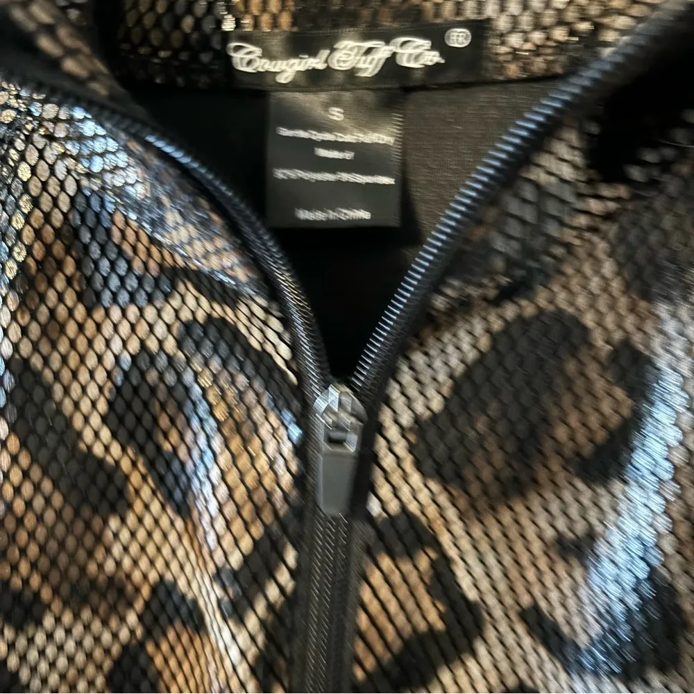 Cowgirl Tuff Quarter Zip Pullover Leopard Print Size Small NWT Brown - Image 3