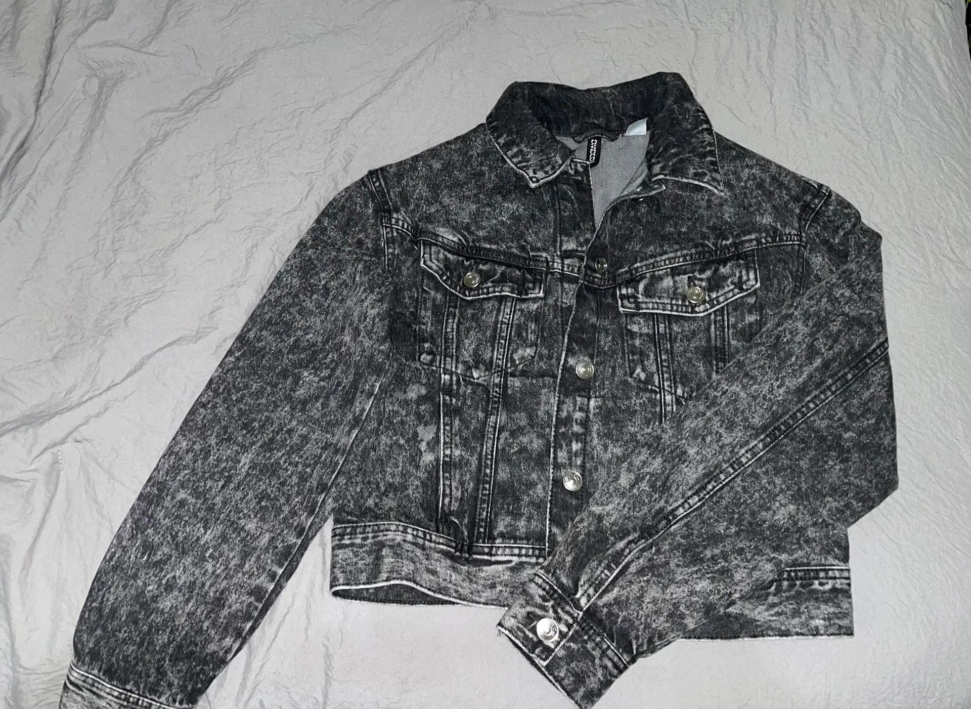 H&M Black Denim Jacket - Image 3