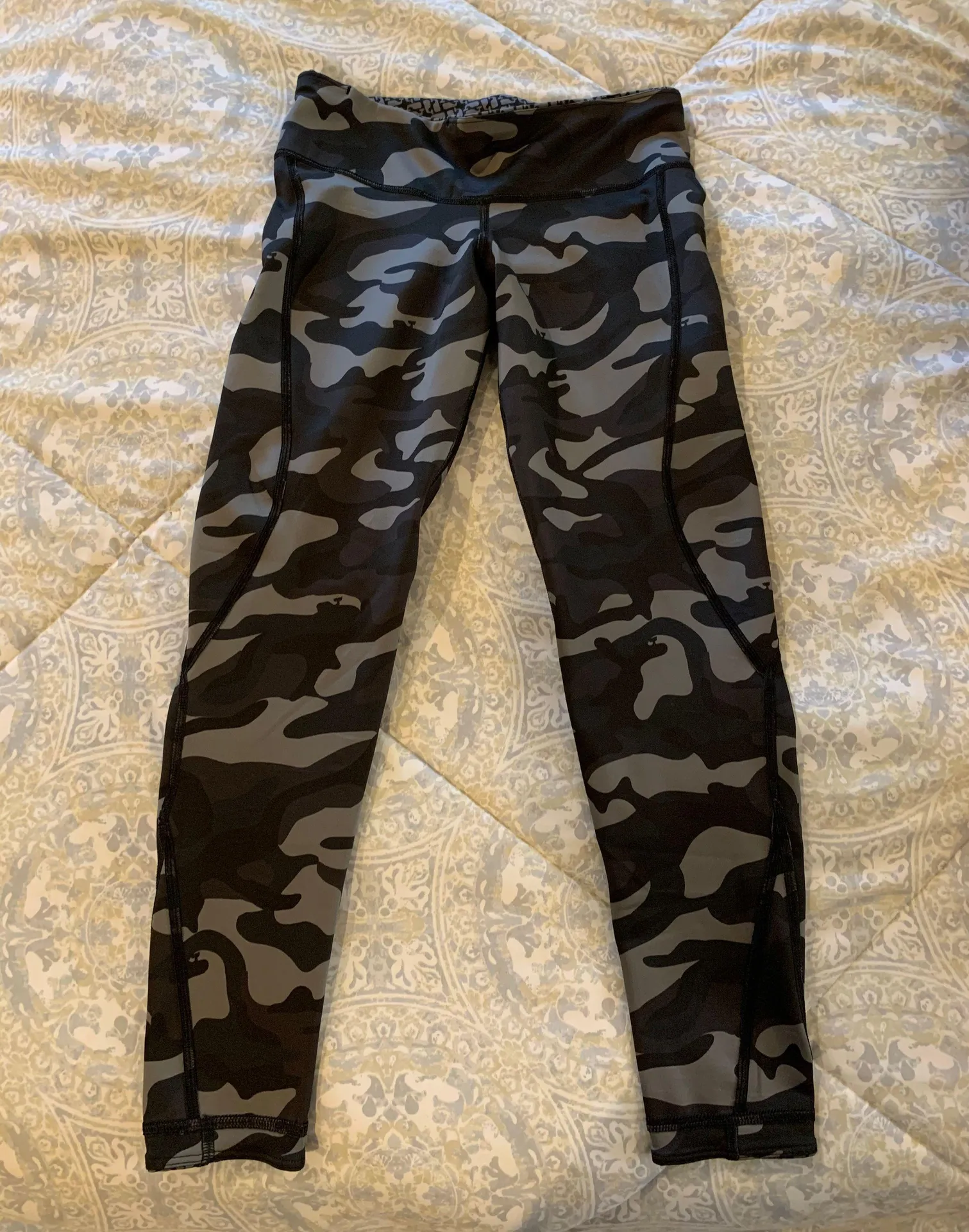 Vineyard Vines Reversible Leggings - Image 5