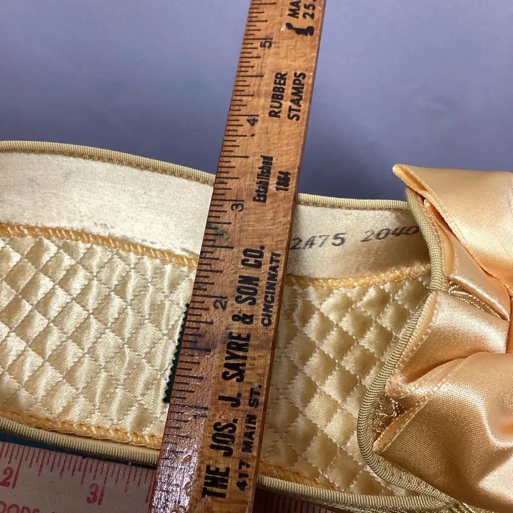 Daniel Green Tapestry embroidered shoes. Gold/mustard with bow. Size 7.5 Gold - Image 11