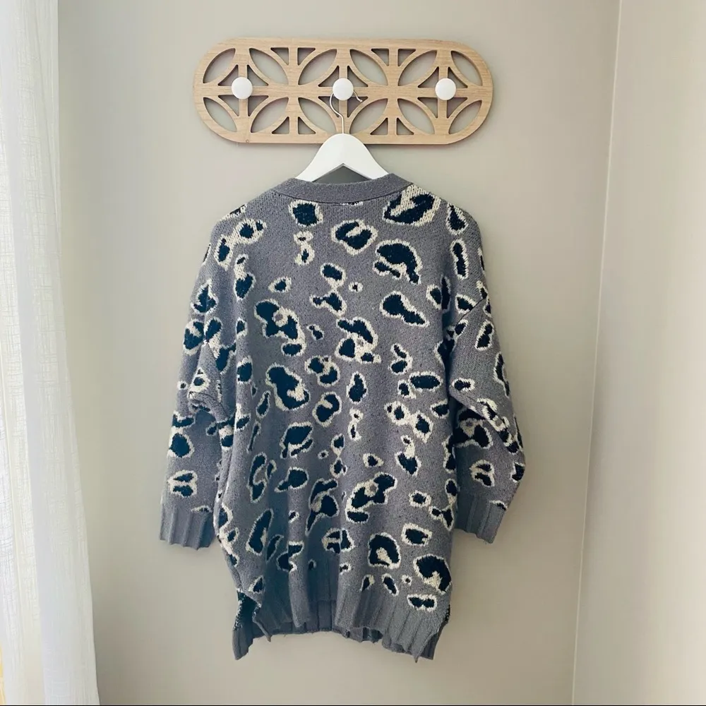 Button Up Leopard Print Cardigan Gray Sz M/L - Image 9