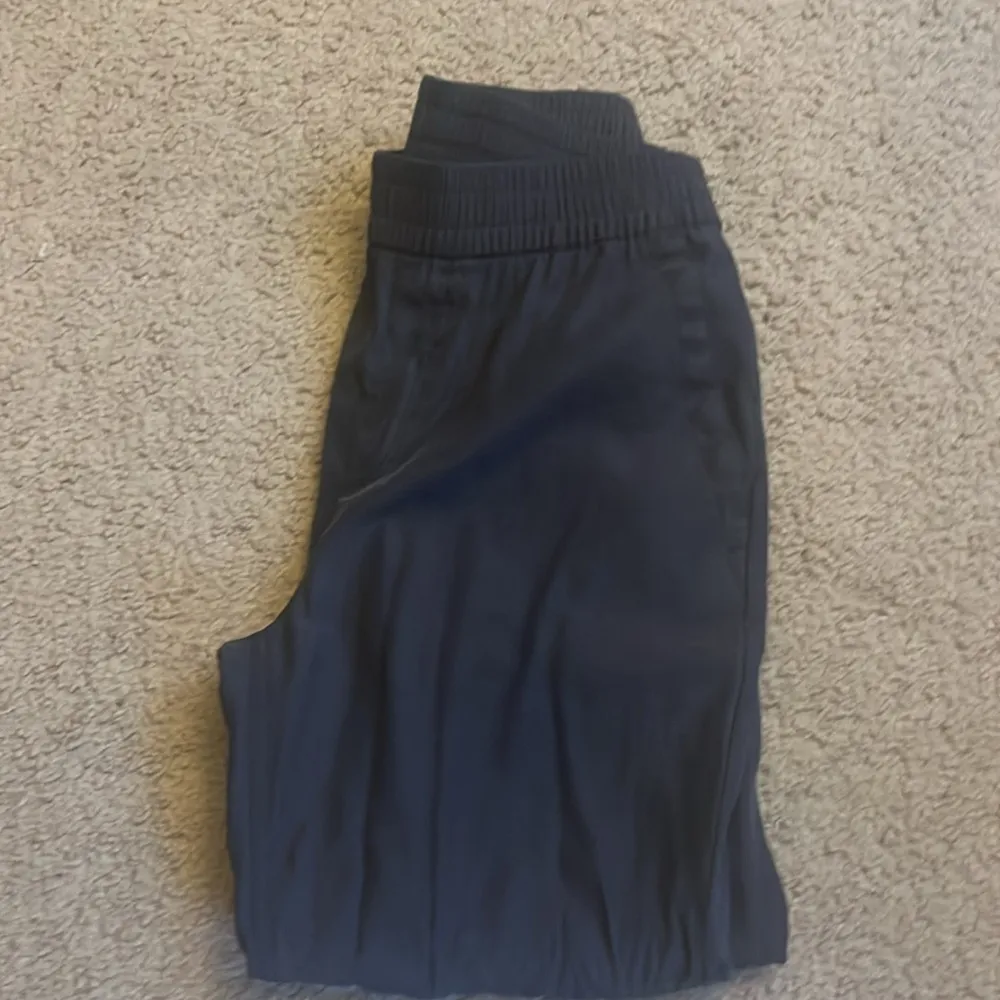 Old Navy dressy joggers - Image 4