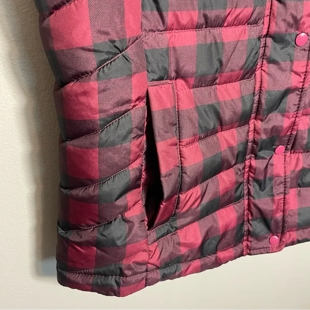 GAP puffer vest zip button checkered red black - Image 5