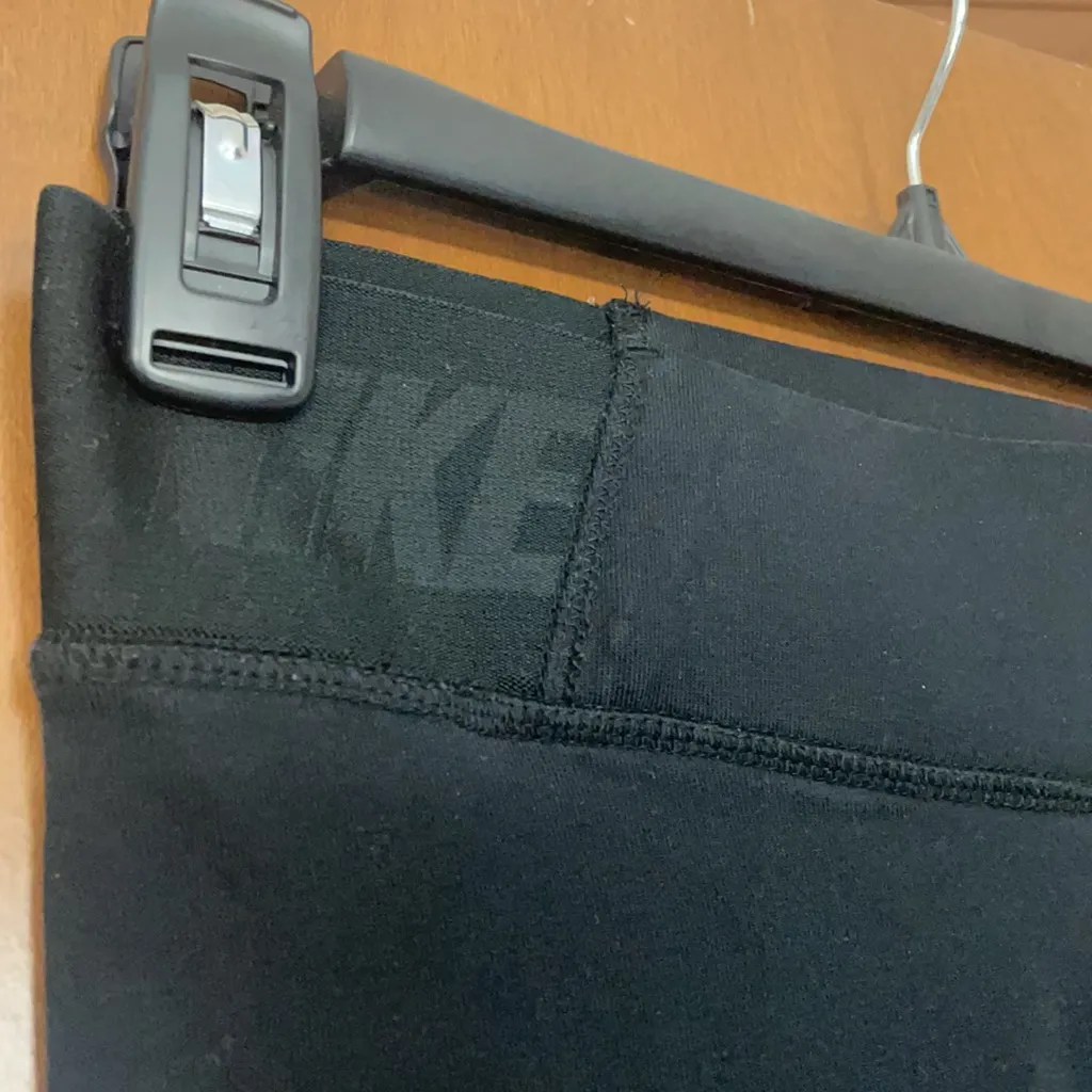 Nike leggings. High rise . Tapered - Image 2