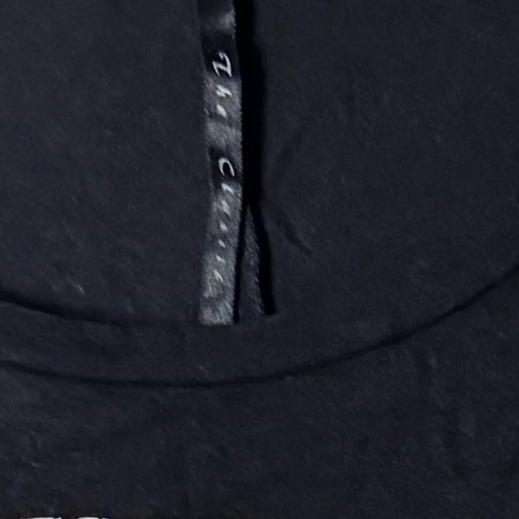 The Classic Women's Black and White Owl Graphic Short Sleeve Tee Sz XS - Image 7