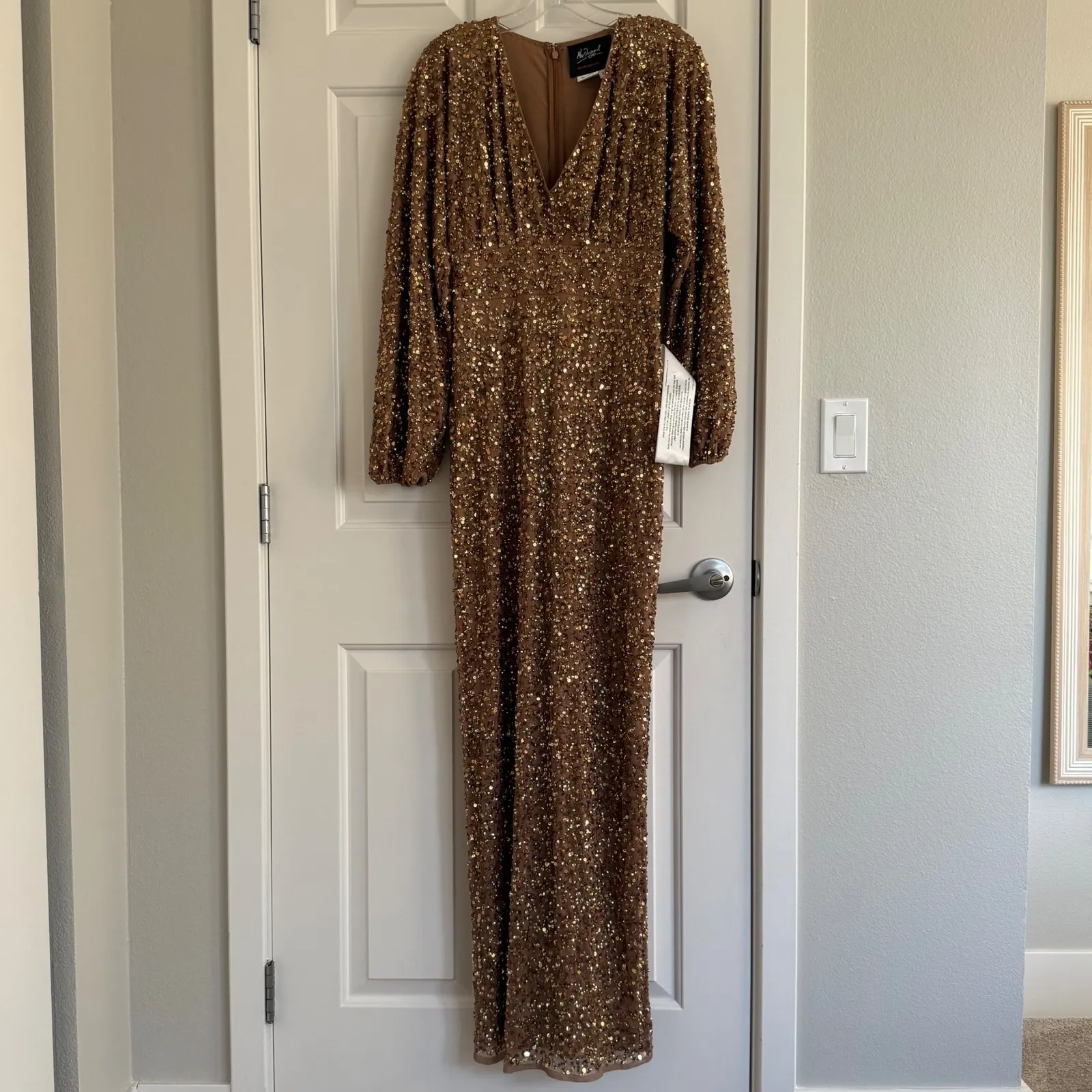 Mac Duggal 10791 Bishop Sleeve Brown Sequined Puff Sleeve V Neck Gown Size 2 NWT - Image 4
