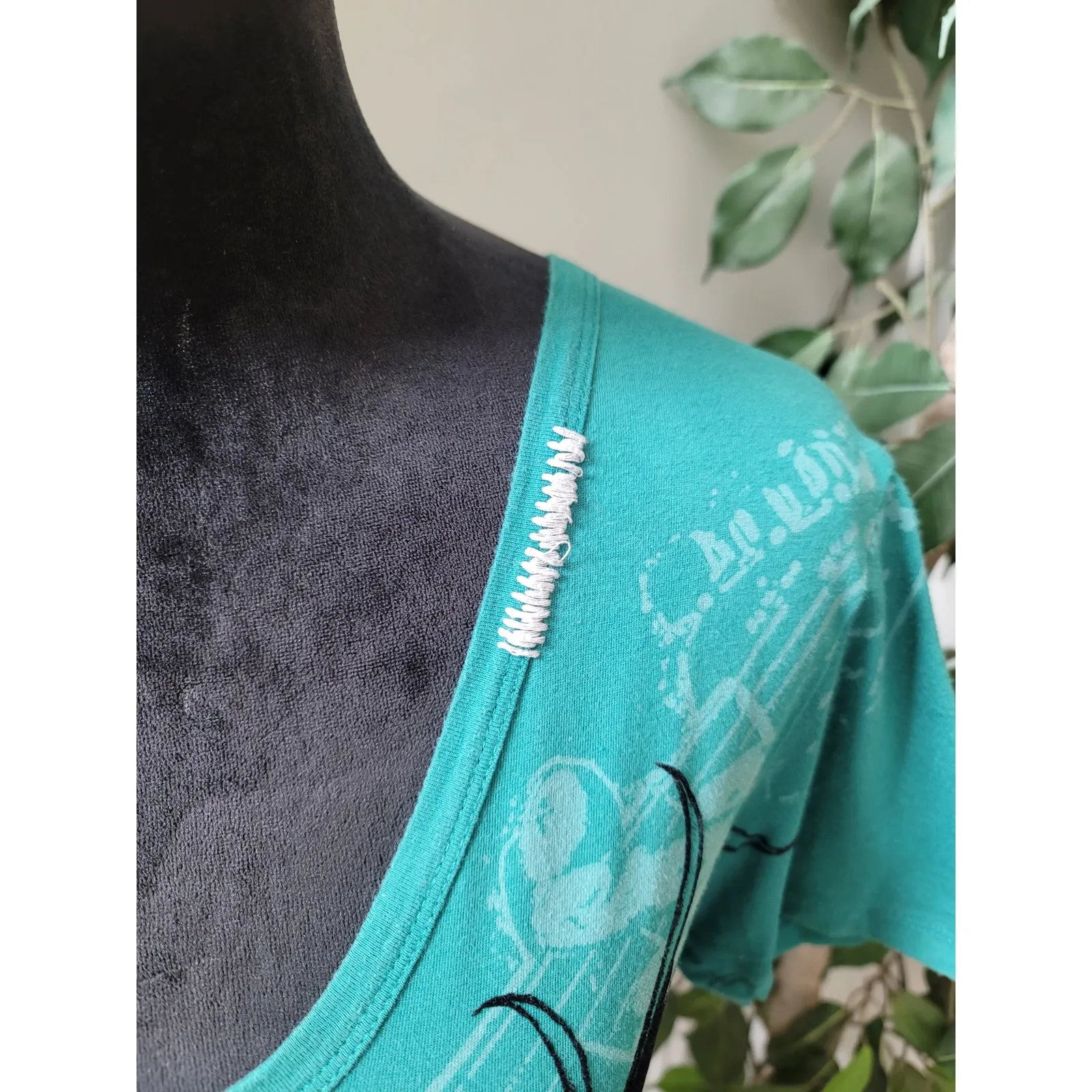 Rebel Spirit Graphic Blouse Women's Size XL Blue Black Scoop Neck Tank Top - Image 4