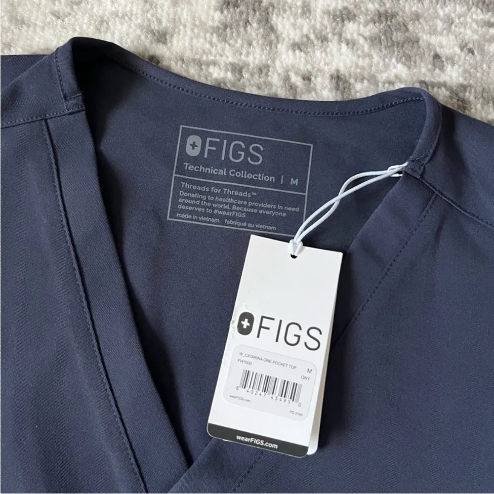 New Figs Catarina One Pocket Top - Image 3