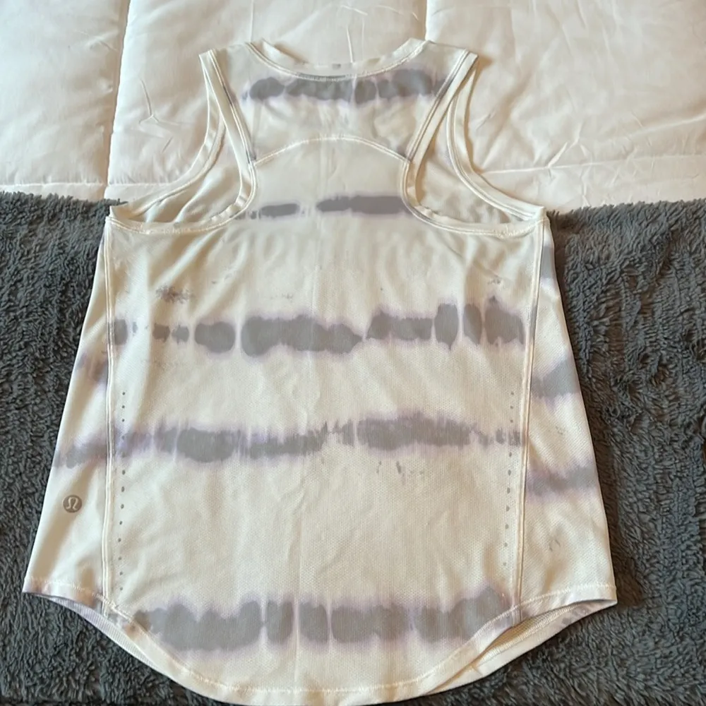 Lululemon High Neck Run and Train tank Size 2 - Image 3