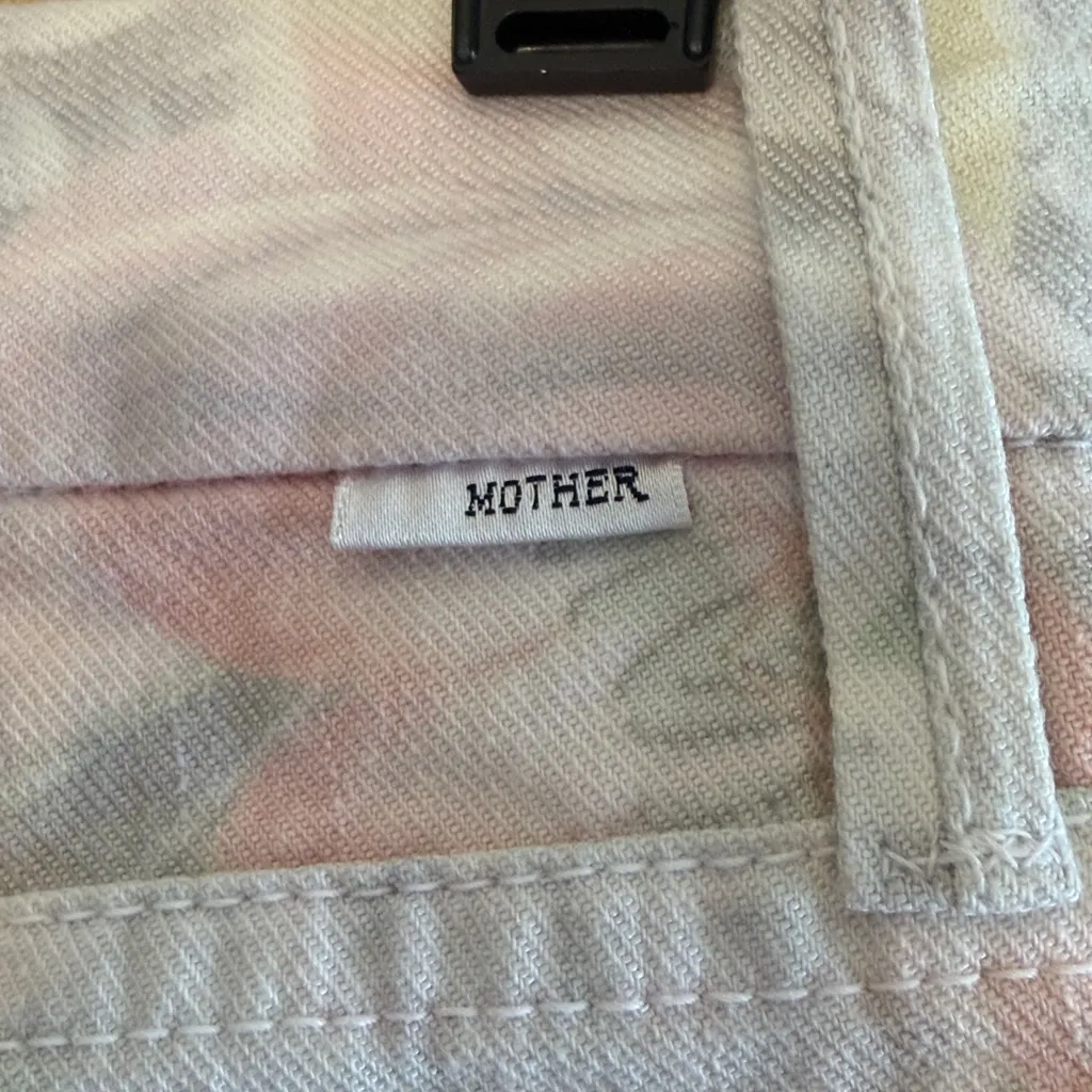 Mother Size 27 The Looker Ankle Fray Jeans in So Far Gone Floral Red - Image 10