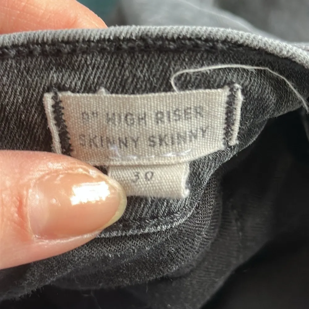 Madewell 9” High Riser Skinny Skinny Gray Black Ripped Knee Jeans 30 - Image 7