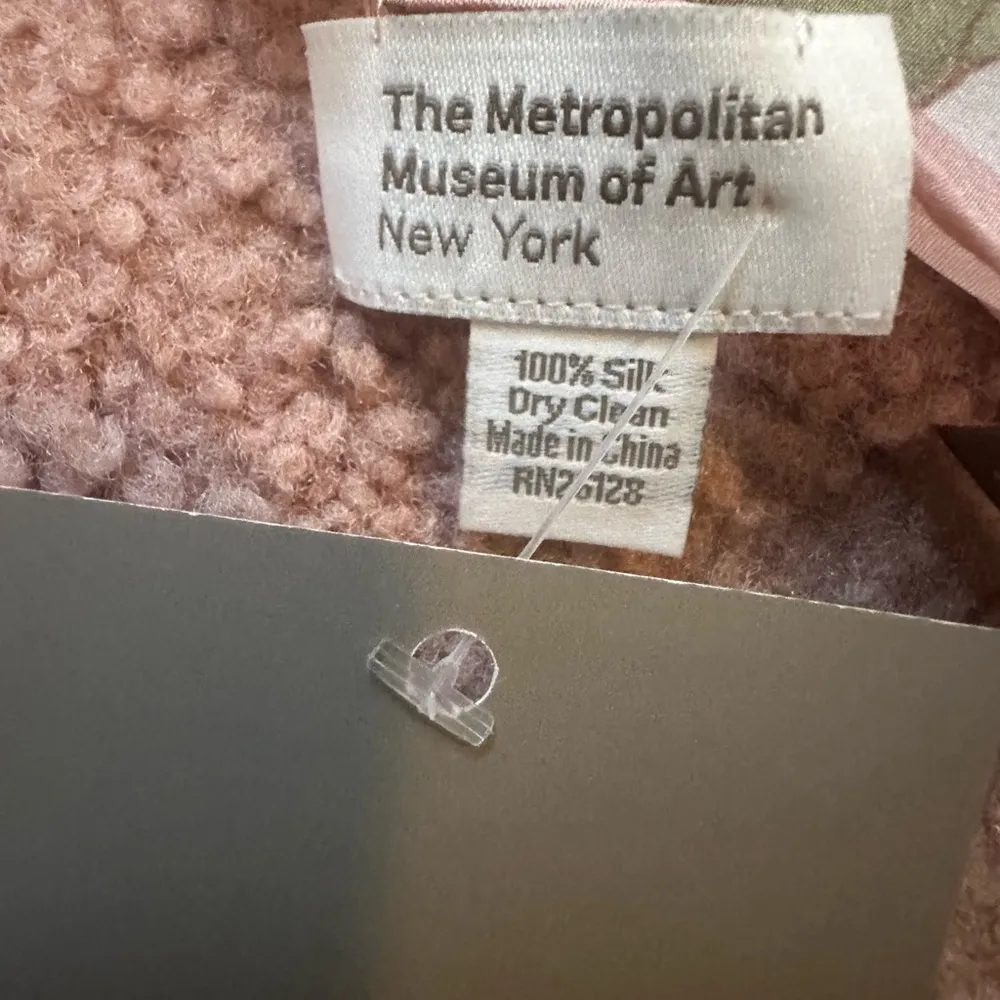 NWT 100% Silk Scarf MET Margaret Neilson Armstrong American Botanicals Pink - Image 3