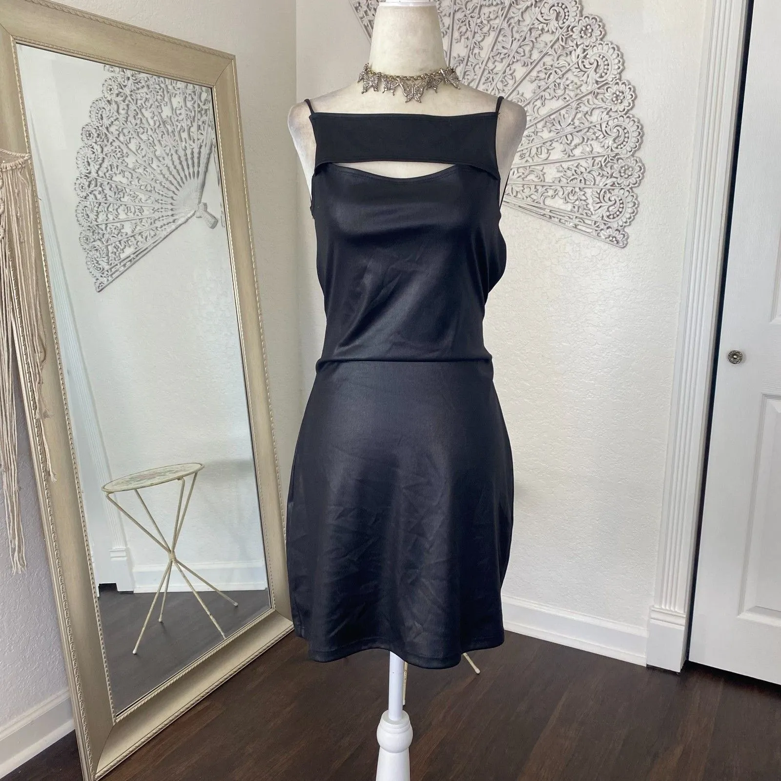 Early 2000's Hottie Slinky Open Back Lace Up Little Black Mini Party Dress M Size M - Image 2