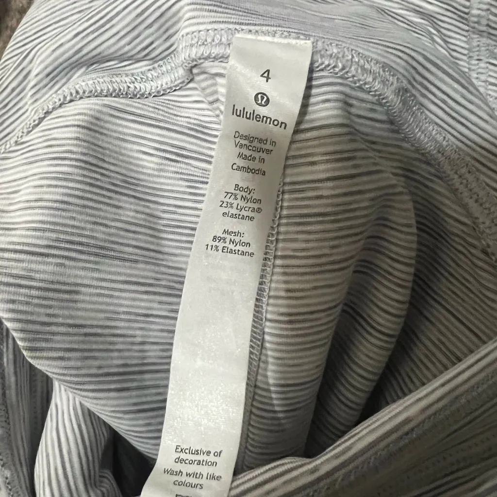 Lululemon train‎ times 7/8 pant 25” Sz 4 $98
We are from space ice grey - Image 4