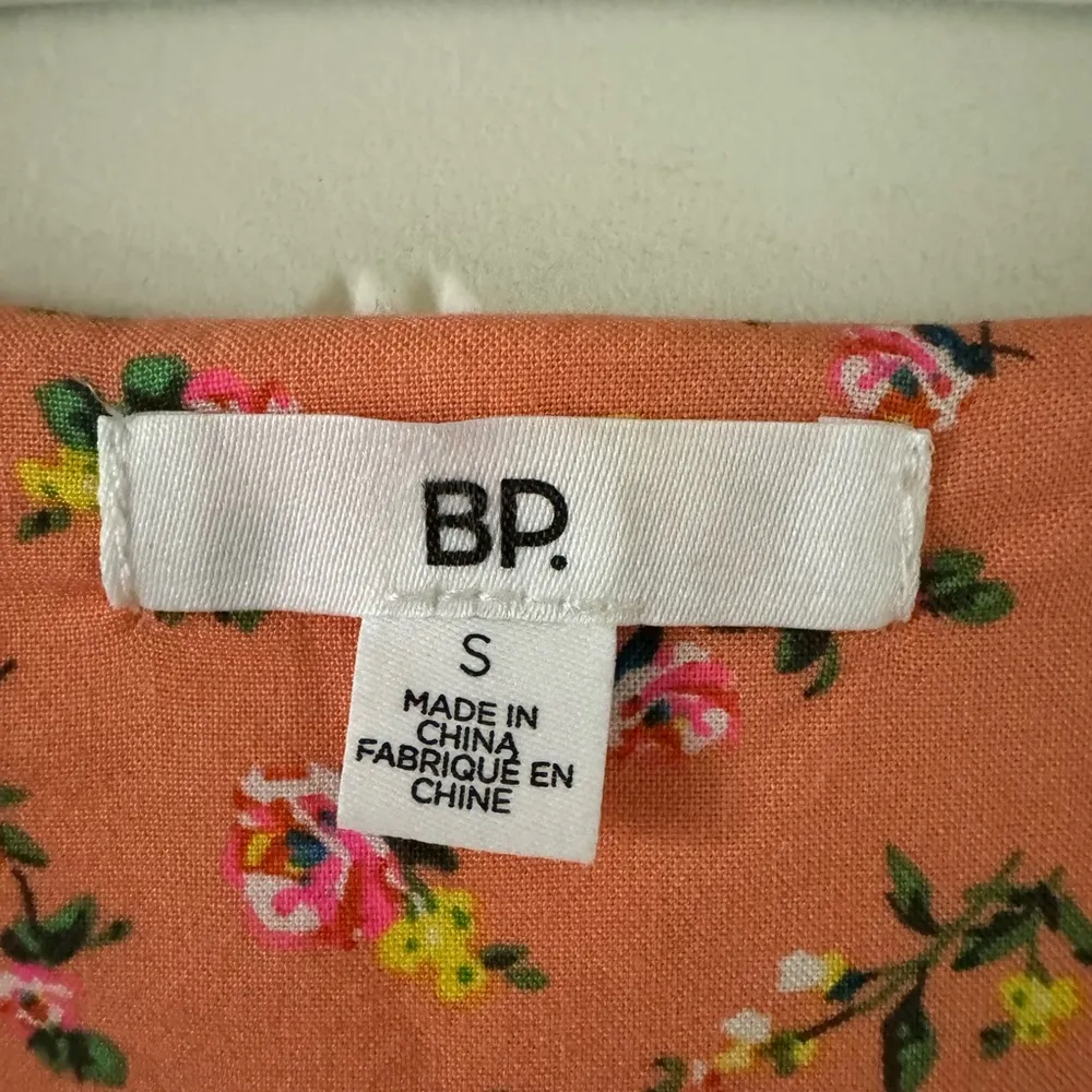 NWT  Floral Romper with Tie Back - Image 2