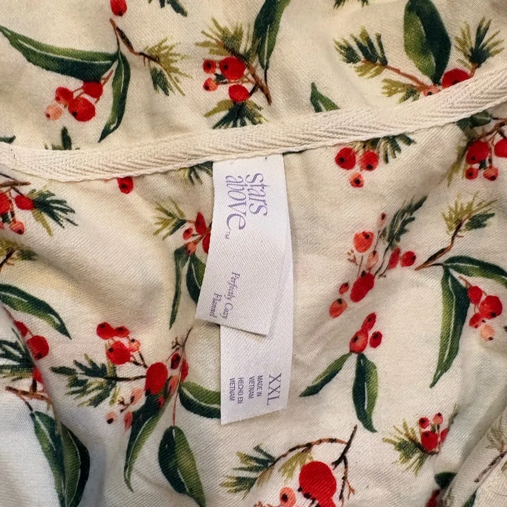 NWT! Stars Above women’s button down sleepwear top Holy Berry Red Green - Image 3