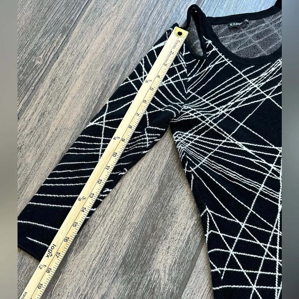 Express Cold Shoulder BodyCon 3/4 Quarter Sleeve Geometric Print Sweater Dress - Image 10