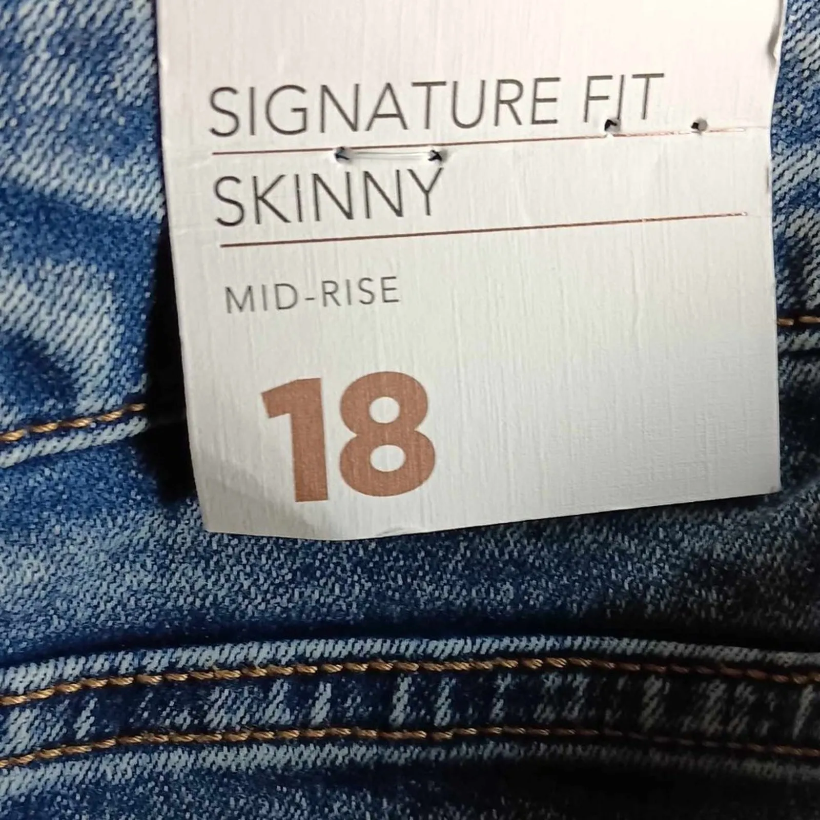Lane Bryant Signature Mid-Rise Fit Skinny Jean Size 18 NWT - Image 3