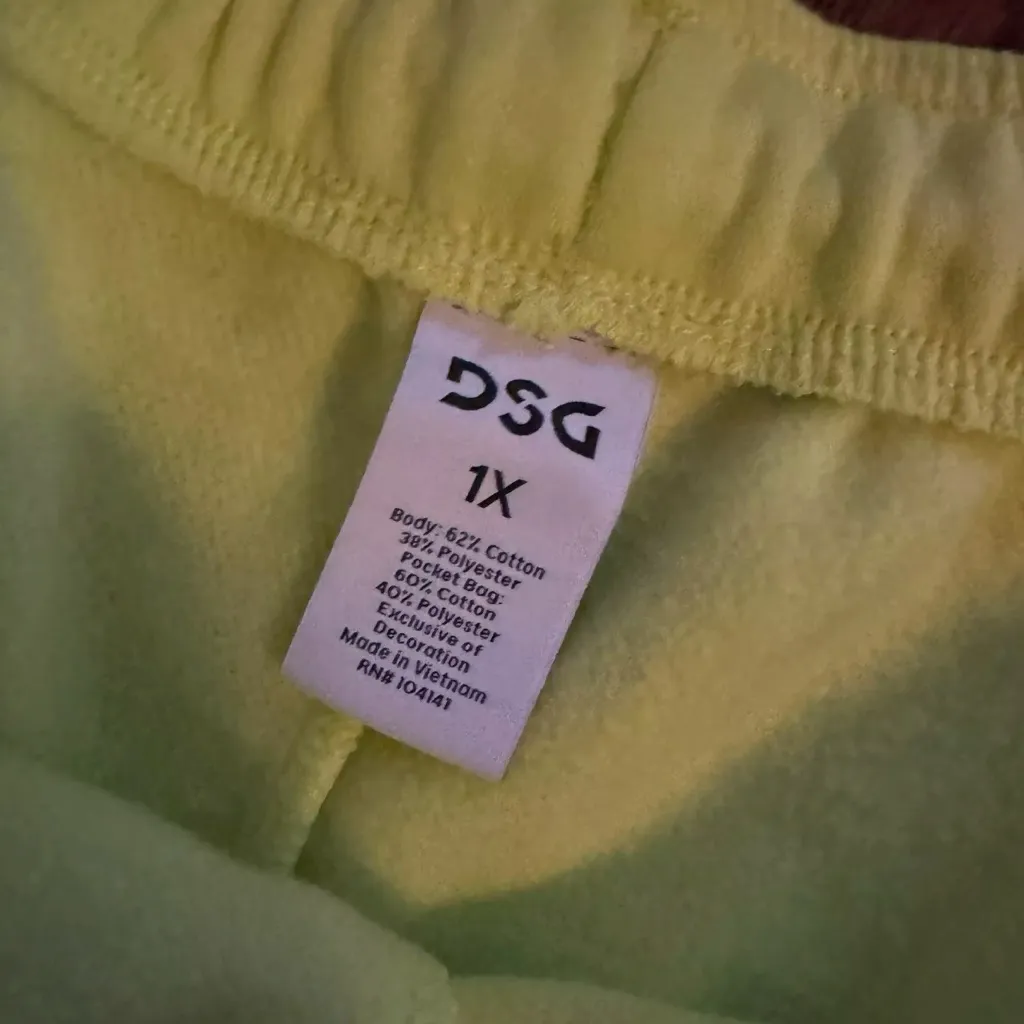 DSG Fleece Shorts Women's Plus 1X Lime Boyfriend 5" Midrise Pockets New Yellow - Image 3