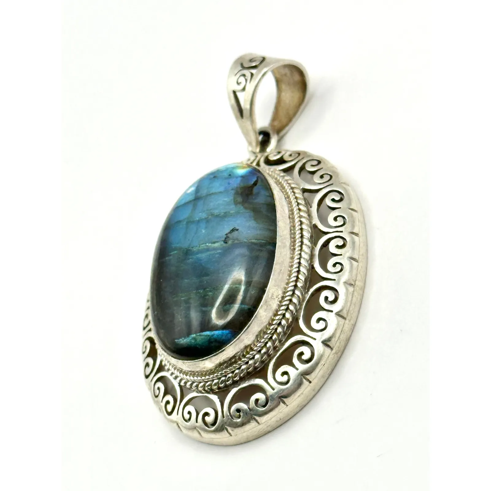Large Labradorite Sterling Silver Handmade Pendant - Image 2