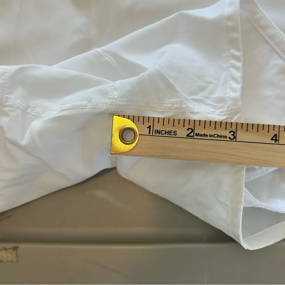 Ducsport White Slice Tennis Shorts. Size Medium. - Image 12