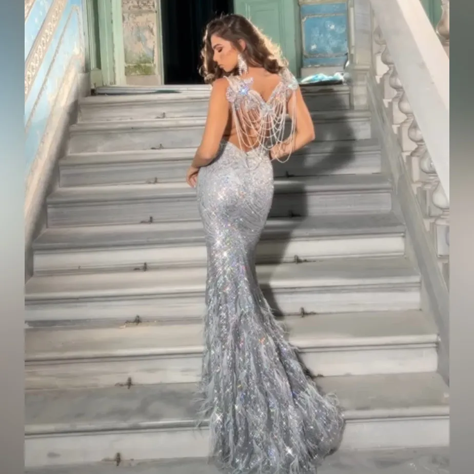 Portia and Scarlett PS22544 beaded sequin feather mermaid Silver Gown 4 6 - Image 7