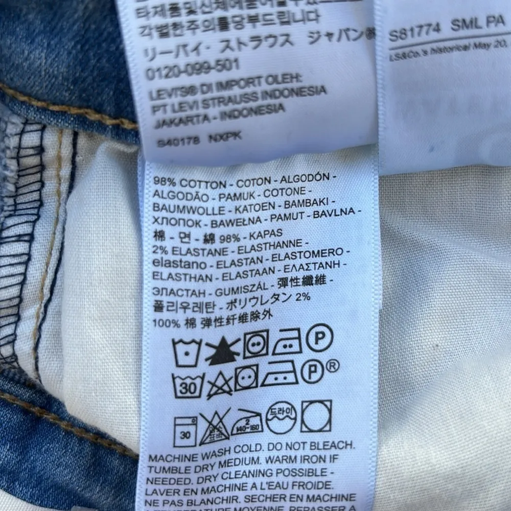 Levi’s High waisted Taper jeans Size 25 - Image 8