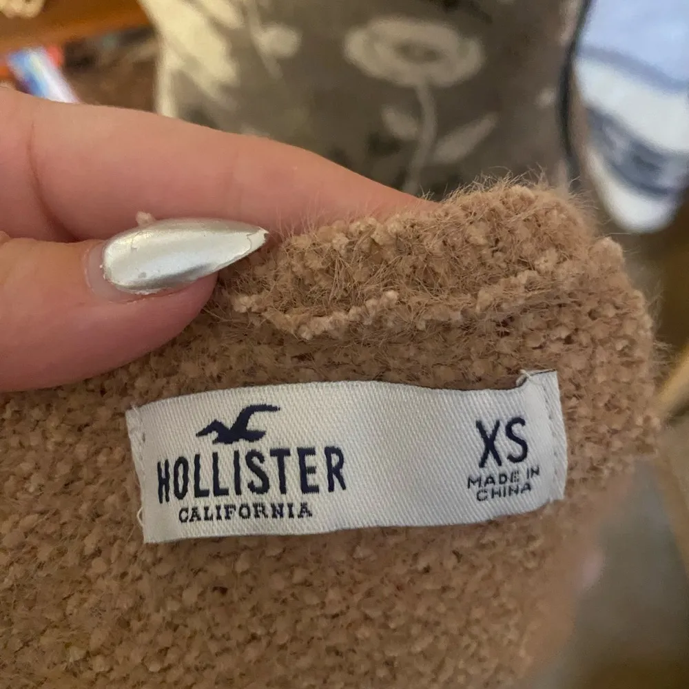 Hollister Cropped Tie Front Sweater - Image 5