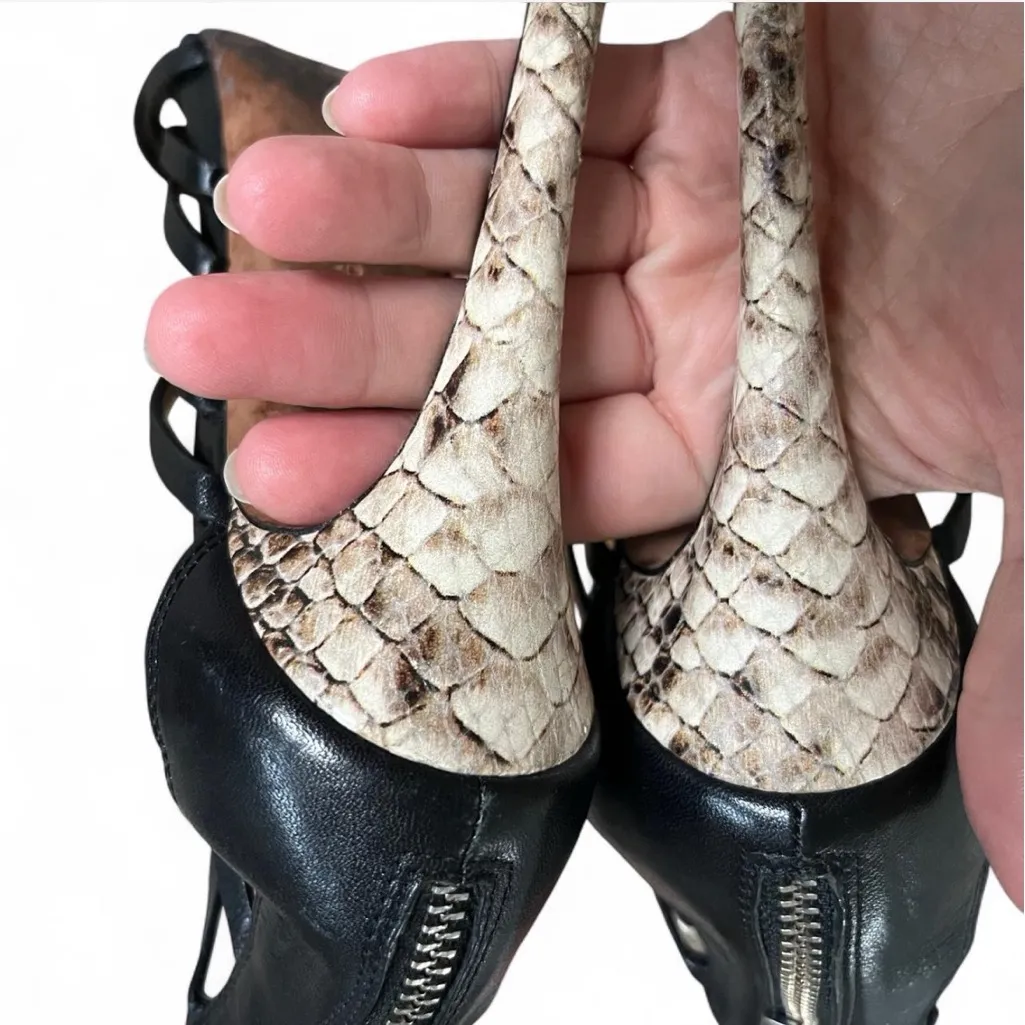 Coach Women’s black leather and Snakeskin Heels sandals Stunning vintage - Image 3