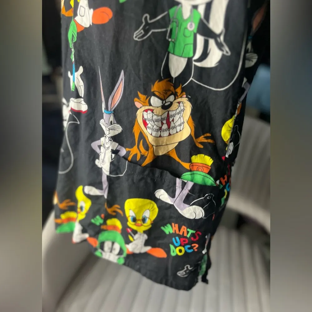 Looney Tunes ”What’s up Doc?” scrub top - Image 4