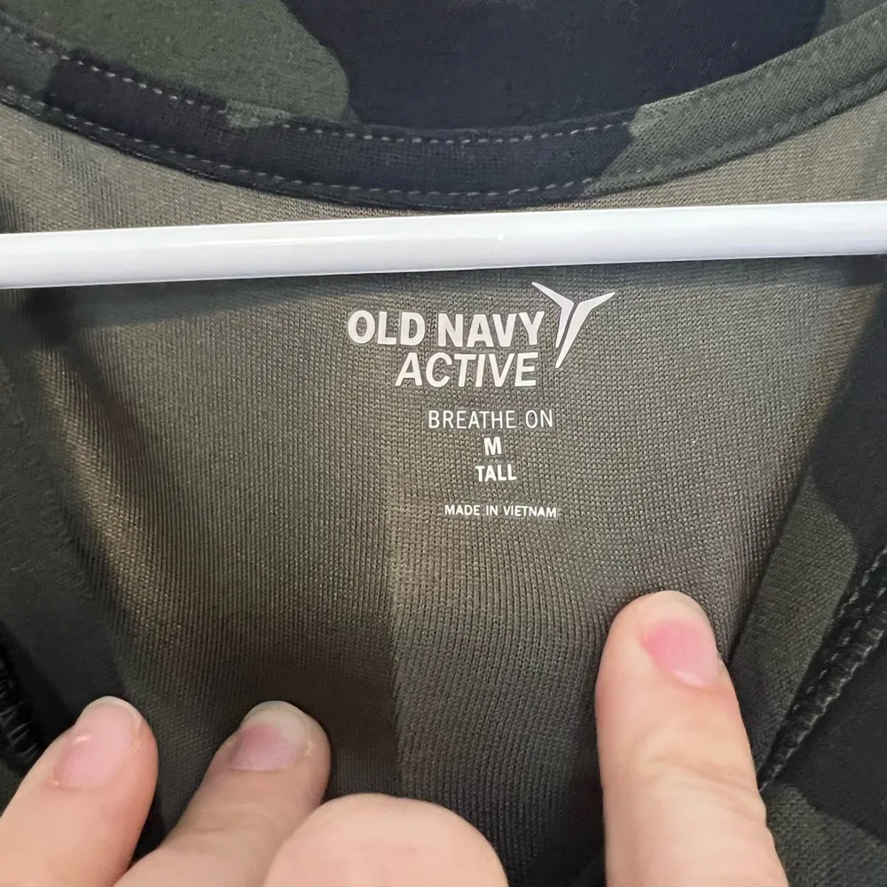 Old Navy Green Camouflage Crew Neck Fitted Top with Front Knot Detail - Image 3