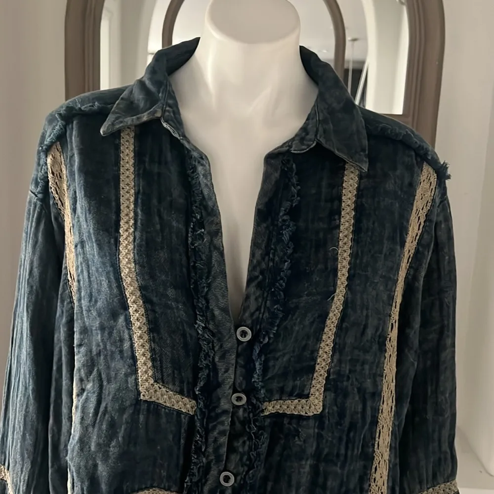 Free People Ranch Wash Textured Shirt, Boho Oversized Indigo Size L New w/Tag - Image 6