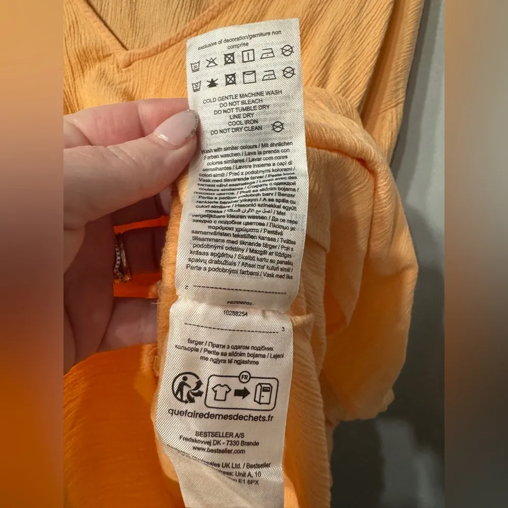 NWOT Vero Moda’s Something New Orange V-Neck Short Dress Flared Sleeves in Med - Image 6