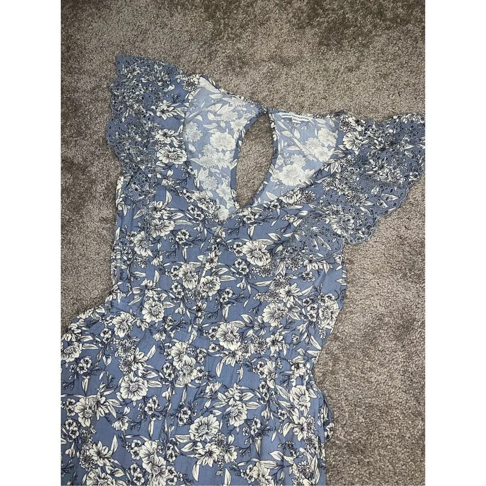 American Eagle Outfitters Eyelet Flutter Sleeves Romper Size MEDIUM - Image 3
