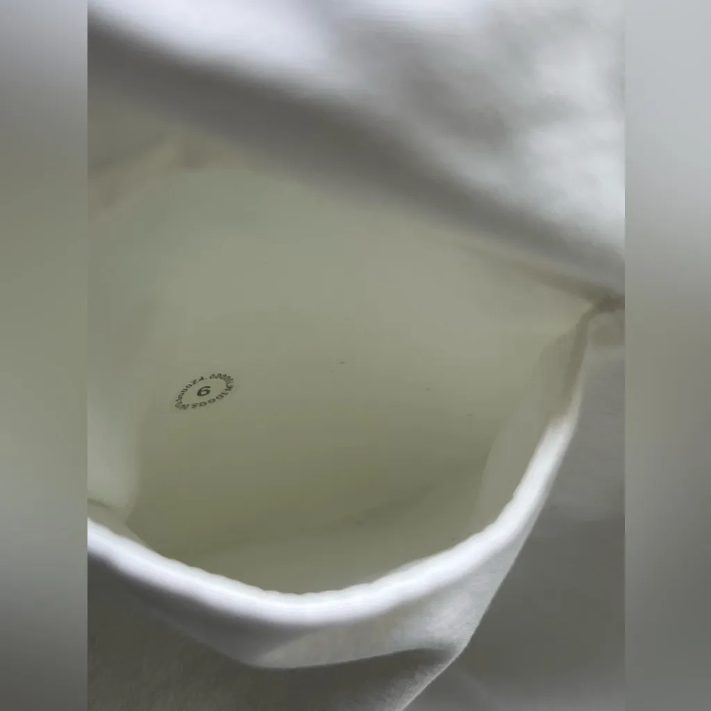 Lululemon Athletica White Scalloped Collar Top - Image 4