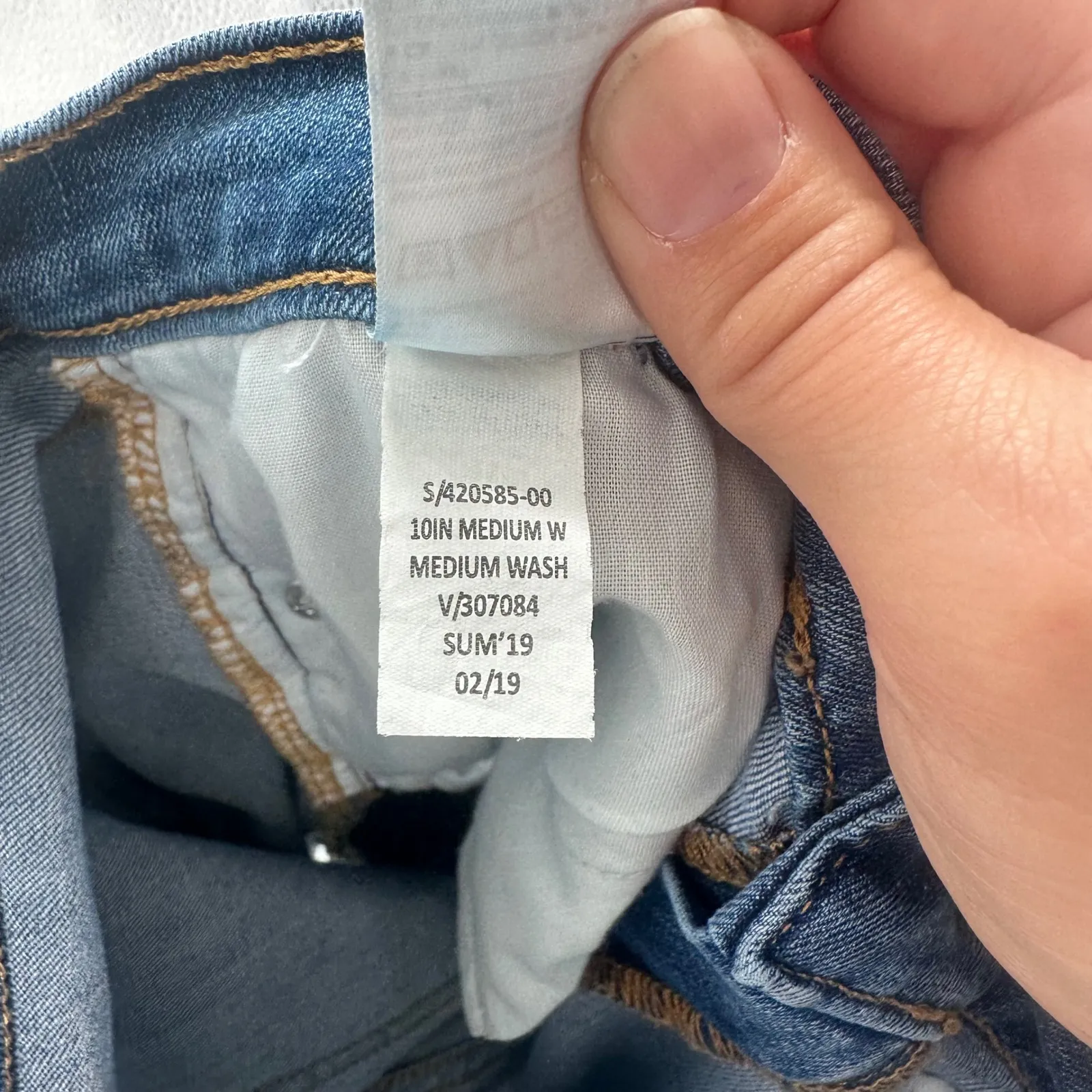 Banana Republic Women's Blue Denim Bermuda Shorts‎ Size 29/8 Medium Wash - Image 4