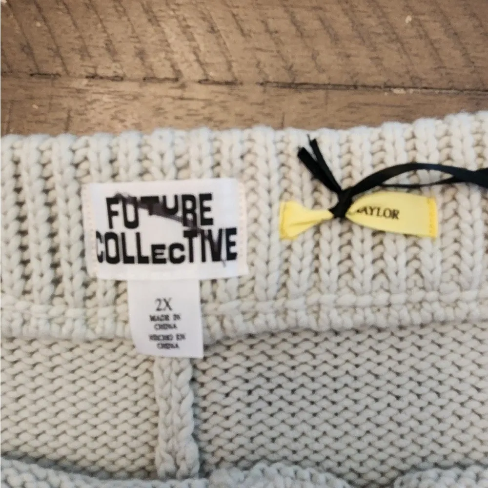 Future Collective knited shorts size 2xl light green - Image 3