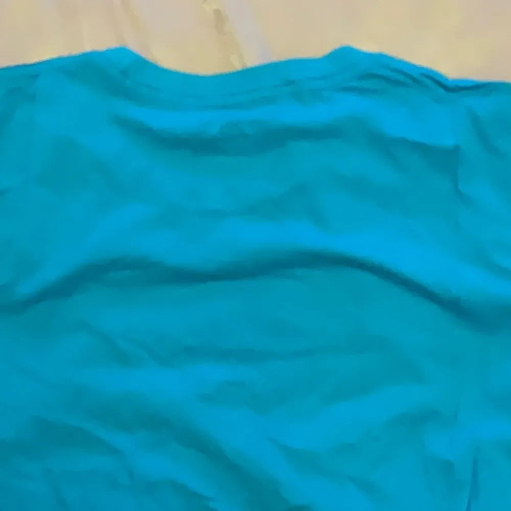 Hurley t-shirt new size medium - Image 6